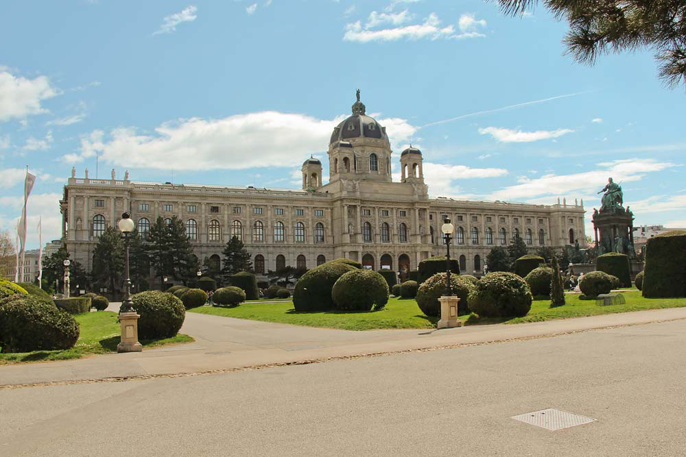Из Будапешта в Вену - площадь Марии Терезии
