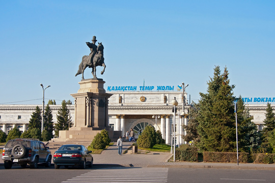 Ж/Д вокзал Алматы. Фото train-photo.ru